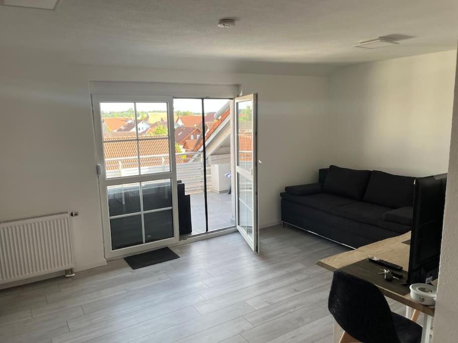 Kirchdorf Lounge - Komplette Moderne Ferienwohnung Mit Parkplatz Unteropfingen Extérieur photo