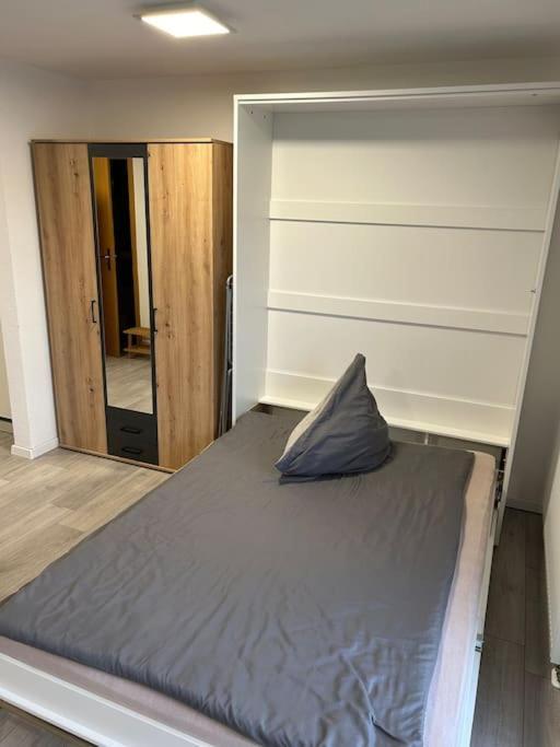 Kirchdorf Lounge - Komplette Moderne Ferienwohnung Mit Parkplatz Unteropfingen Extérieur photo